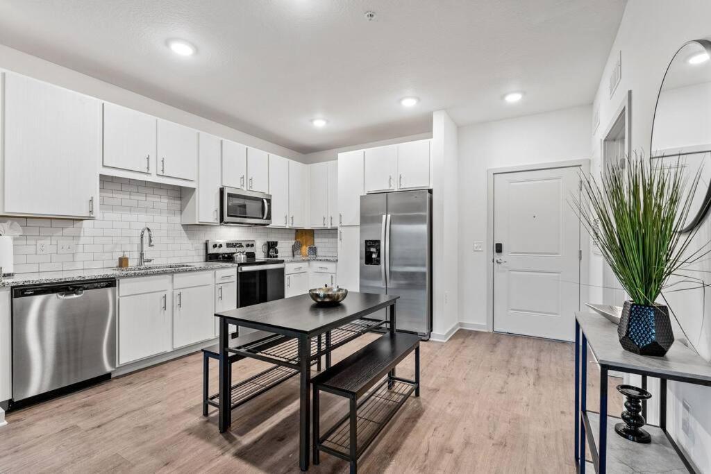 Complete Apartment ,10 Min To Parks Pets Allowed, Resort-Style Amenities Orlando Exteriör bild